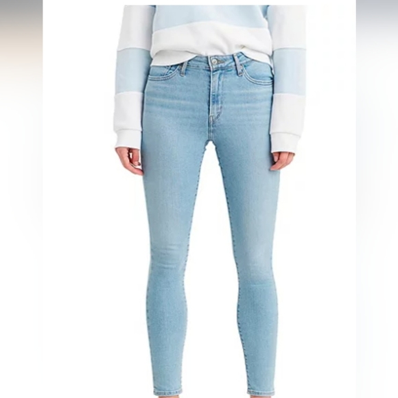 Levis - Picture 5 of 5